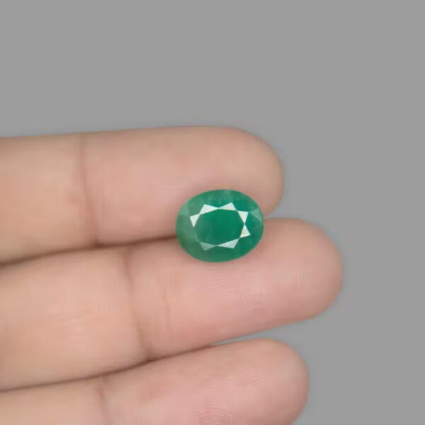 Emerald (पन्ना) | 80-110kg  | 8 carat/8.72 Ratti - Image 2