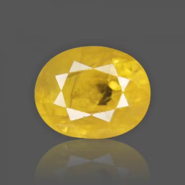Yellow Sapphire (पुखराज)| 80-110kg | 8 carat/8.72 Ratti